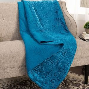 COZELLE Rococo Velvet Crinkle Throw color depends on lighting